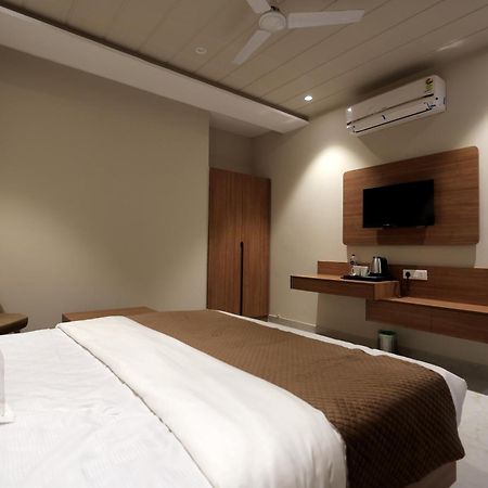 Hotel Regal Palm Moradabad Extérieur photo