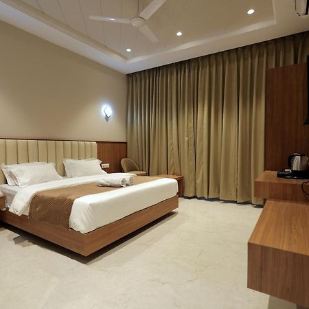 Hotel Regal Palm Moradabad Extérieur photo