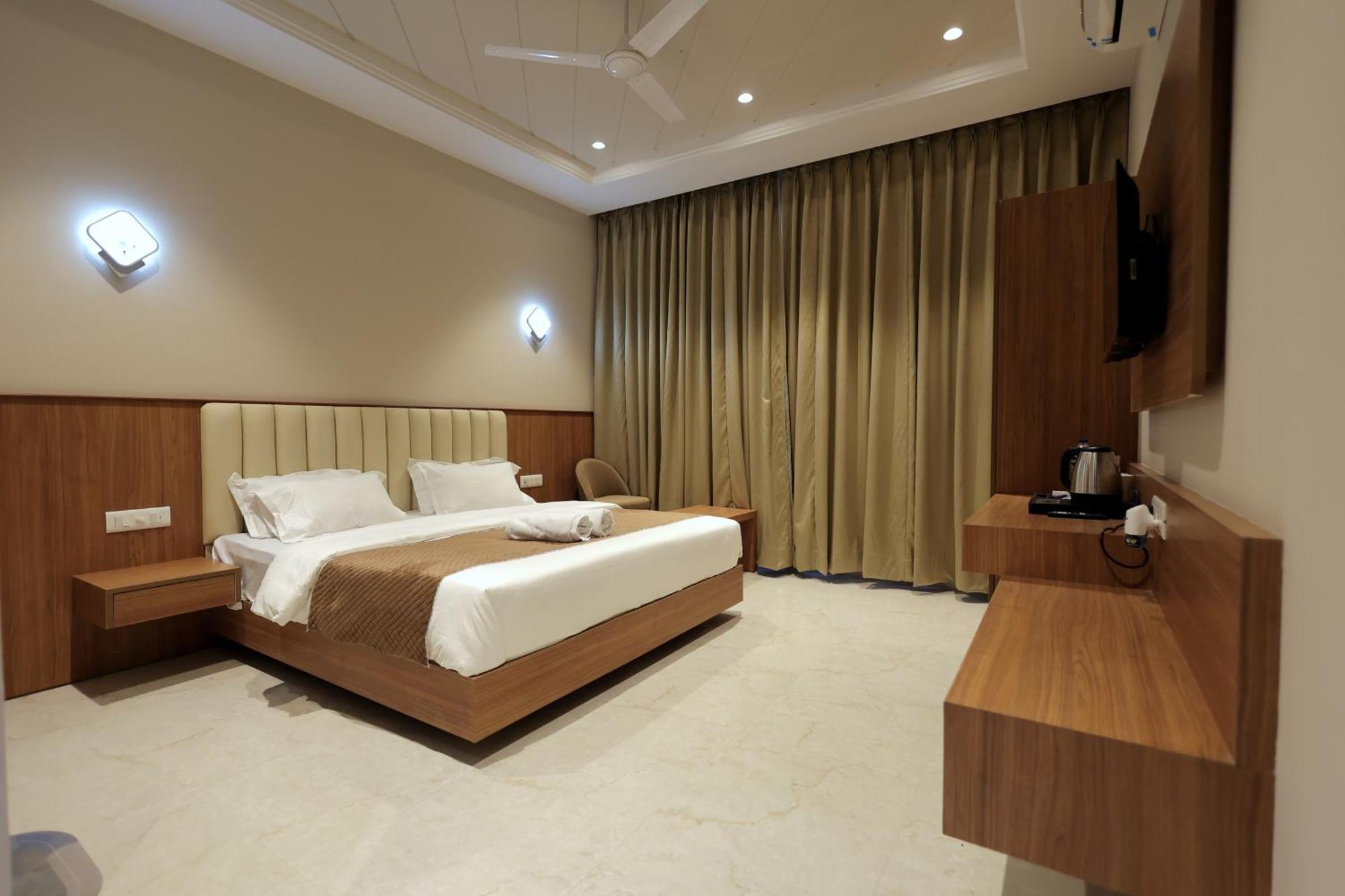 Hotel Regal Palm Moradabad Extérieur photo