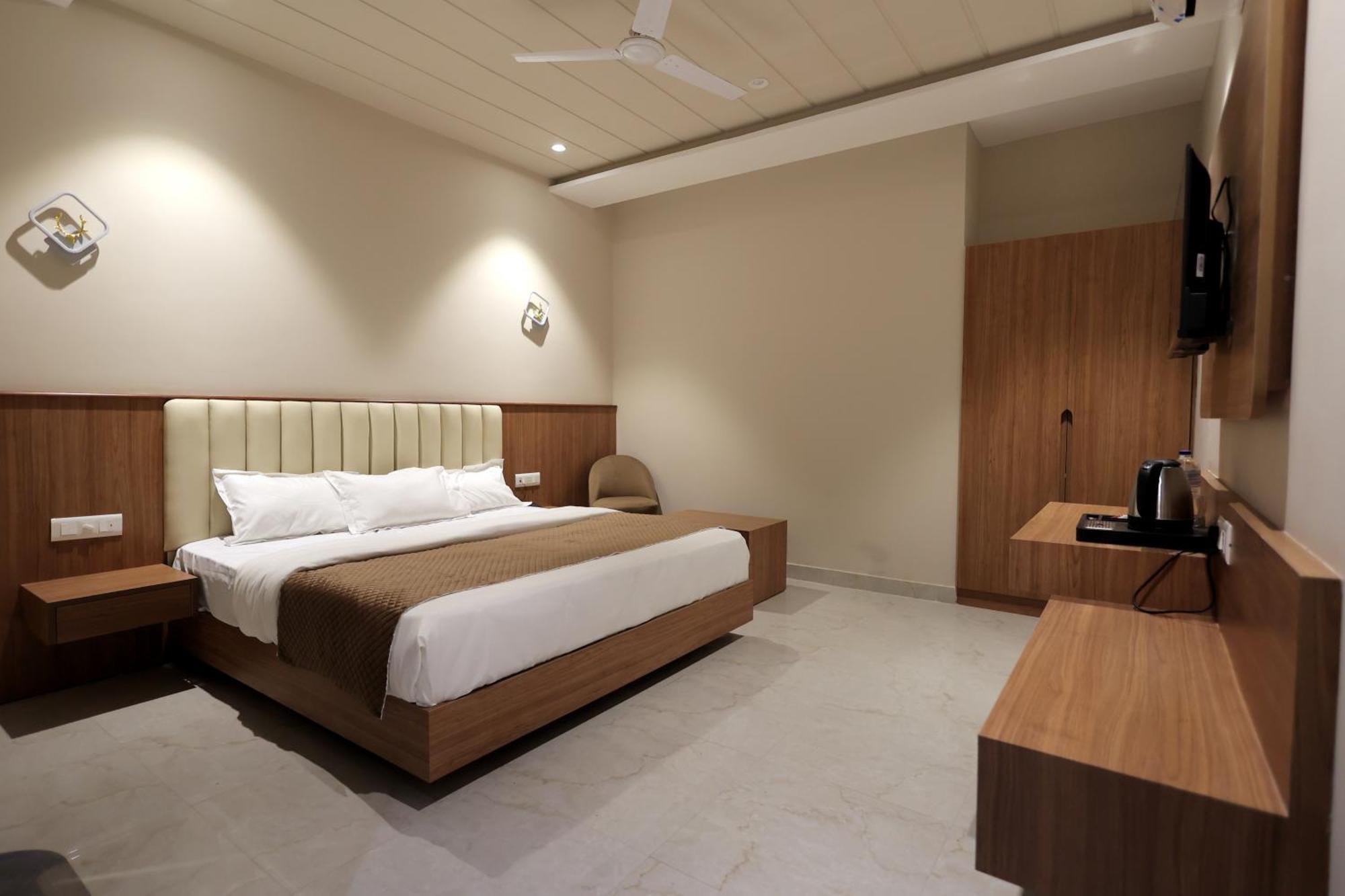 Hotel Regal Palm Moradabad Extérieur photo