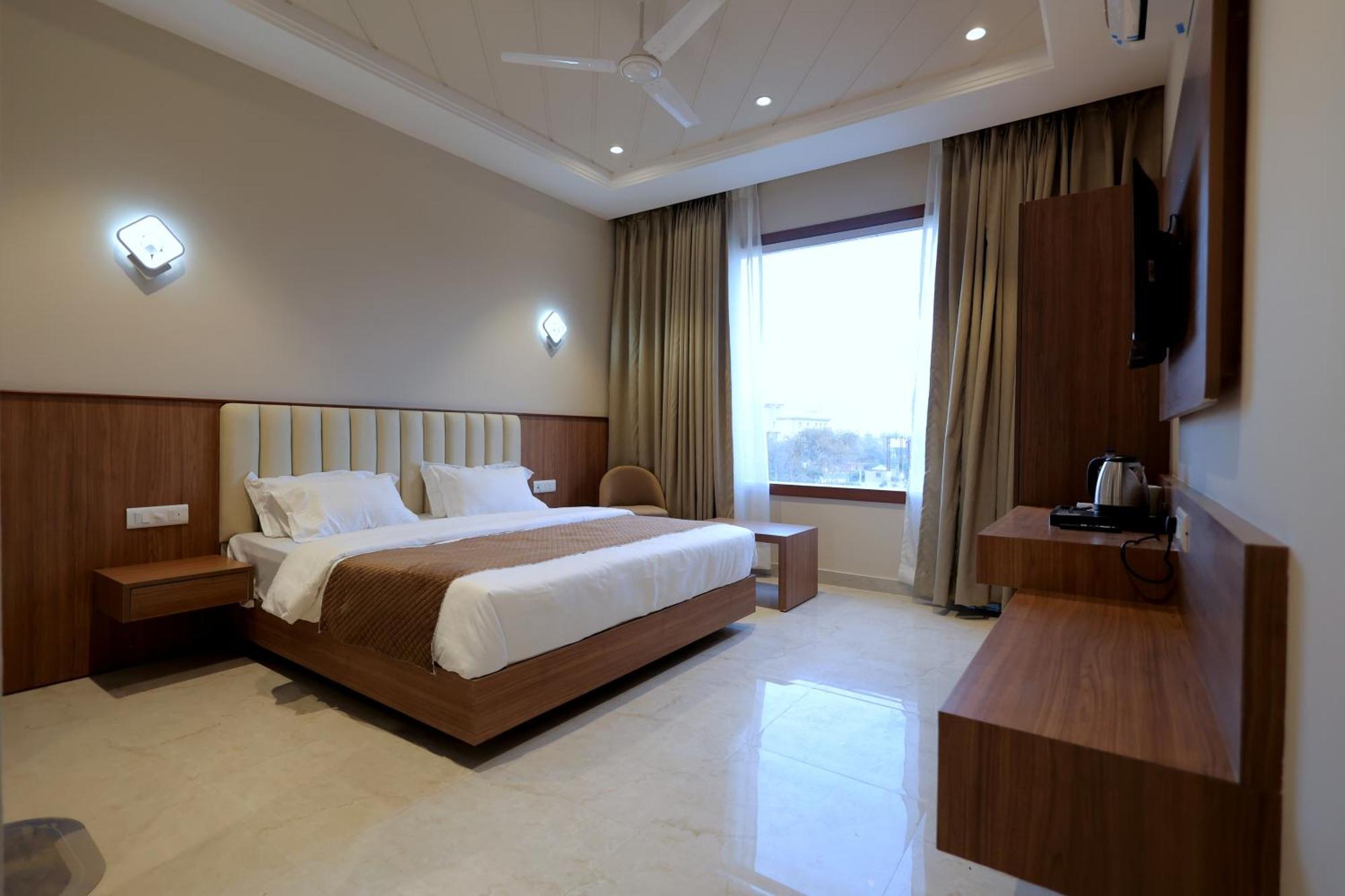 Hotel Regal Palm Moradabad Extérieur photo